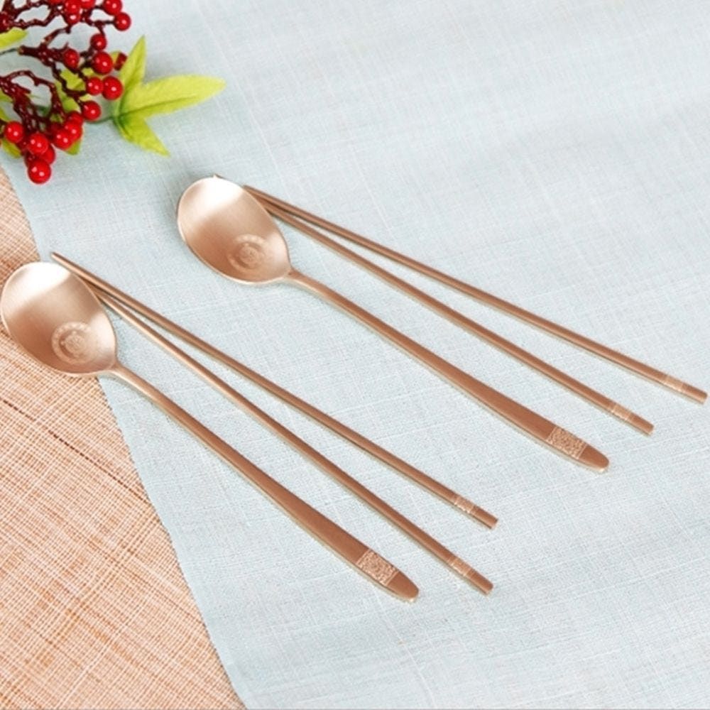 YEDAMUN Premium Bangjja Bronze Traditional Korean Spoon & Chopsticks Set (2 Pairs) – Handmade Traditional Yugi Brass Spoon Chopsticks | Korean Traditional Golden Cutlery Dinnerware _ Made in KOREA